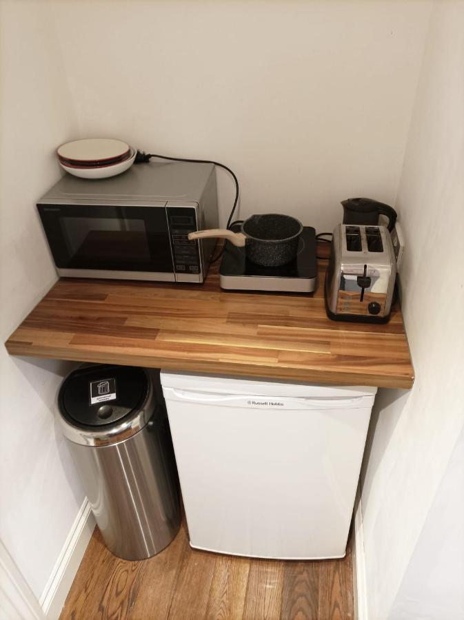 Mezzanine Style Studio Apartment 8 런던 외부 사진